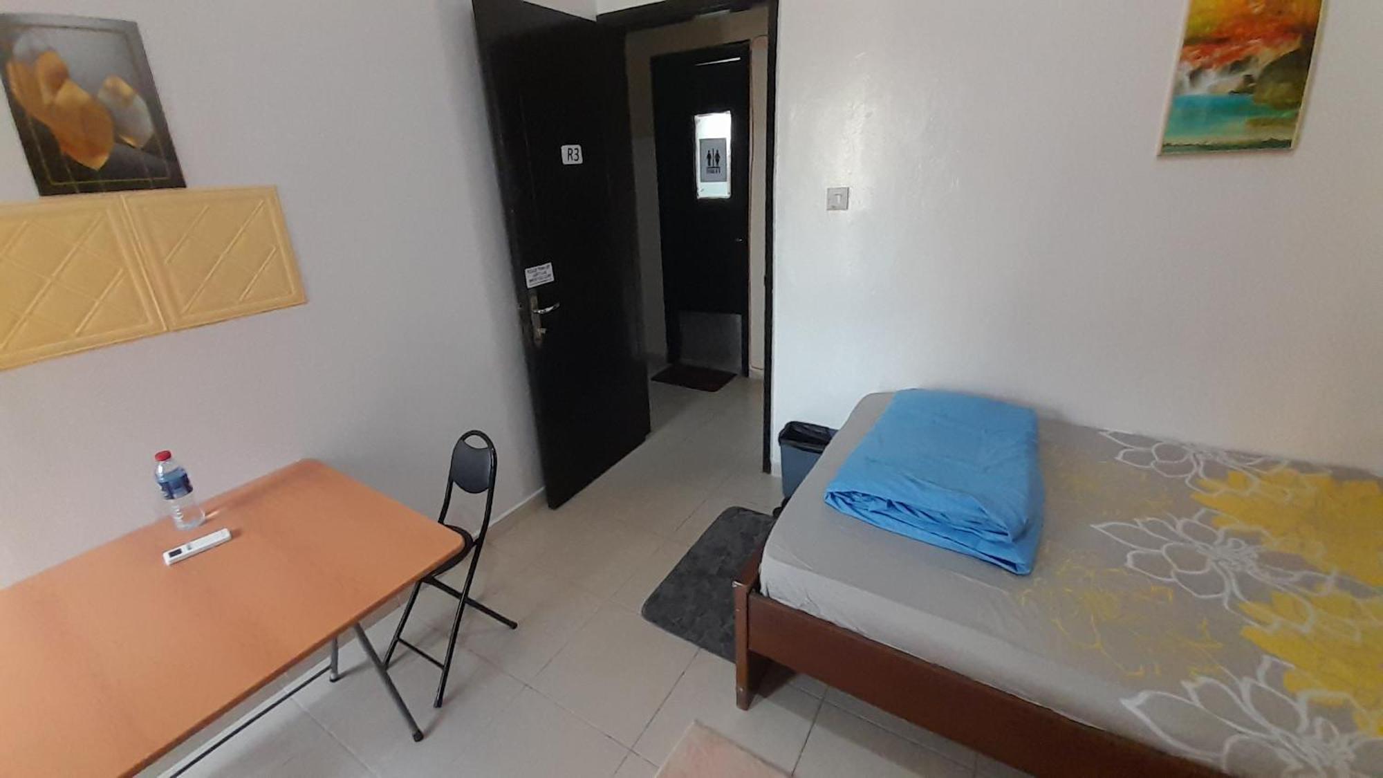 Adbldna01 Homestay Abu Dhabi